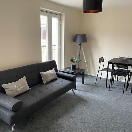Lovely 1 Bedroom Studio Apartment - Merthyr Tydfil Exterior foto