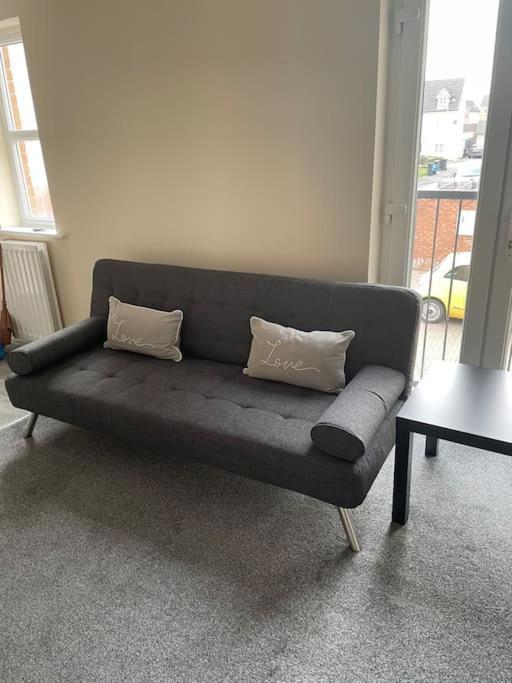 Lovely 1 Bedroom Studio Apartment - Merthyr Tydfil Exterior foto